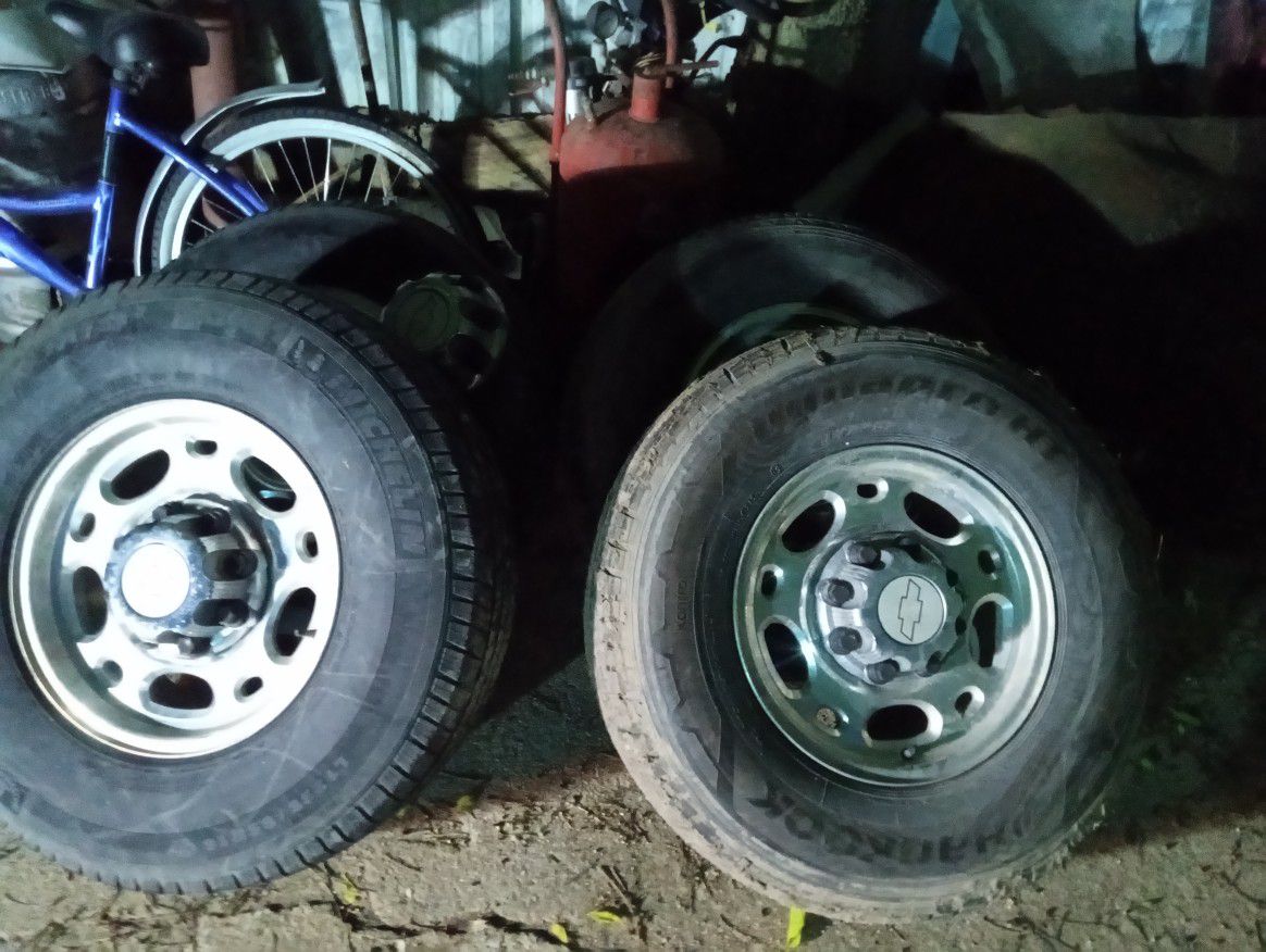 8 Lug Chevy Aluminum Wheels And Tires$250.00