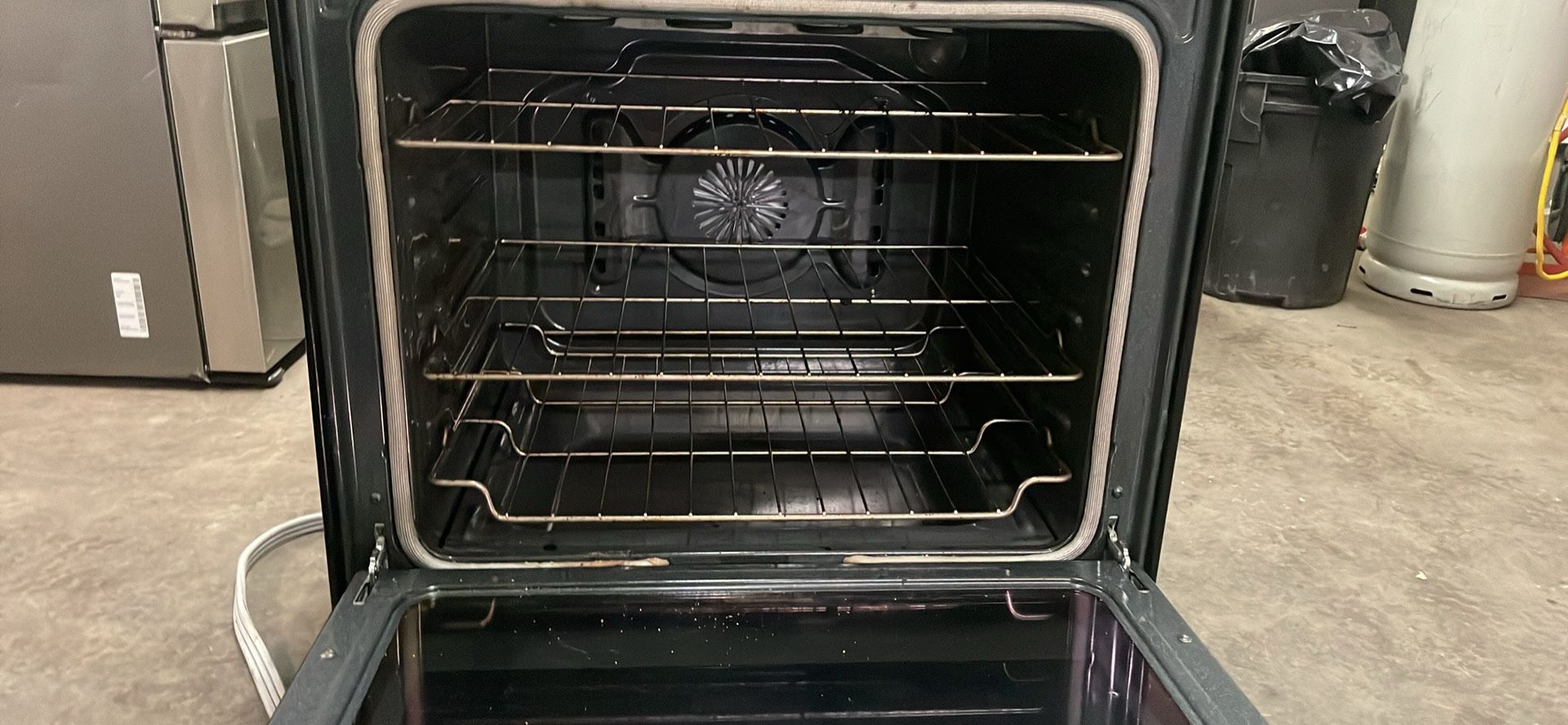 Kitchen aide Stove KFEG500EBL2 90 Day Warranty $450