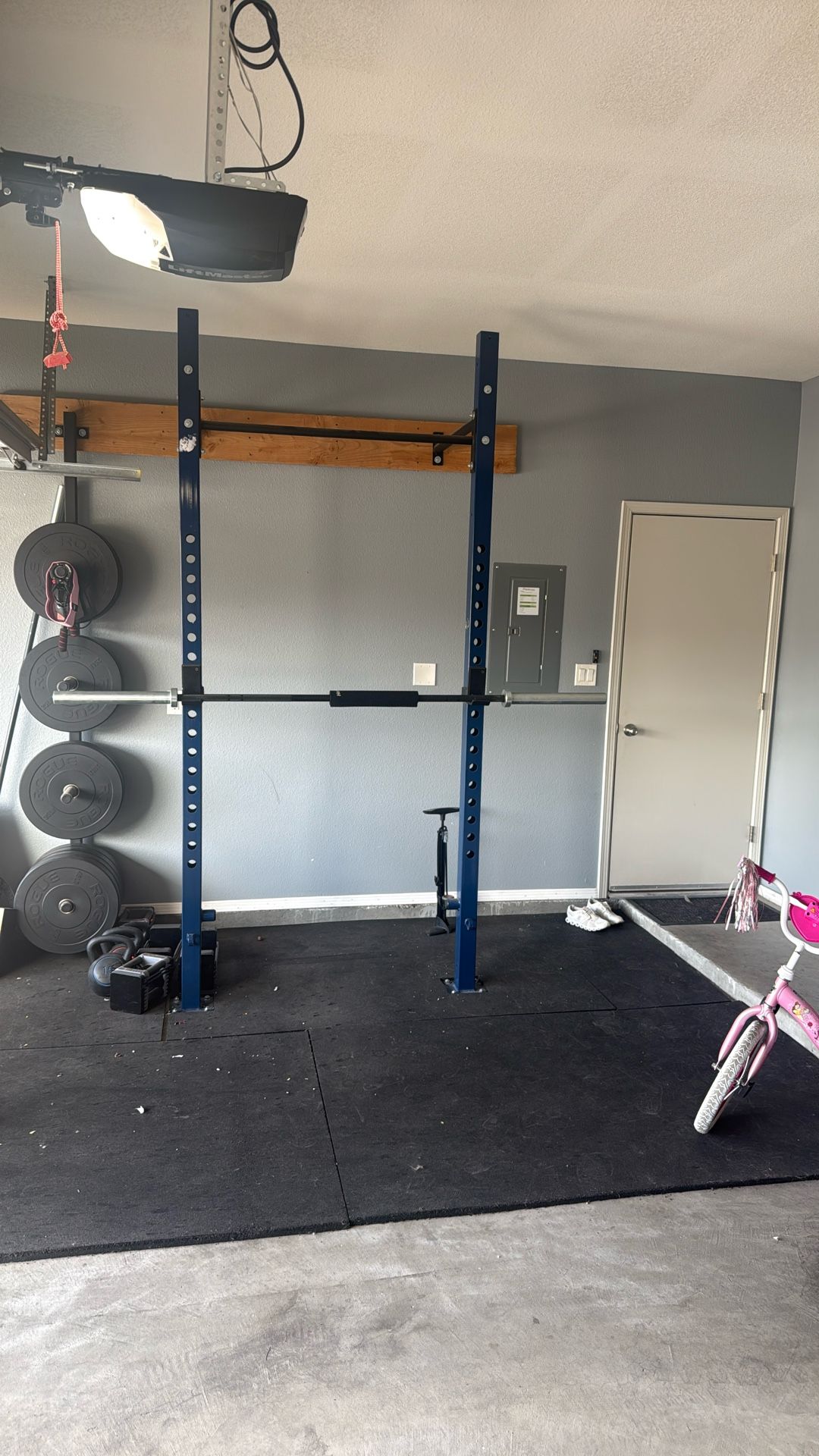 Squat Rack With Pull Up Bar