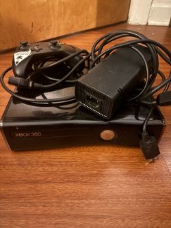 Xbox 360 Slim Black with controller and games