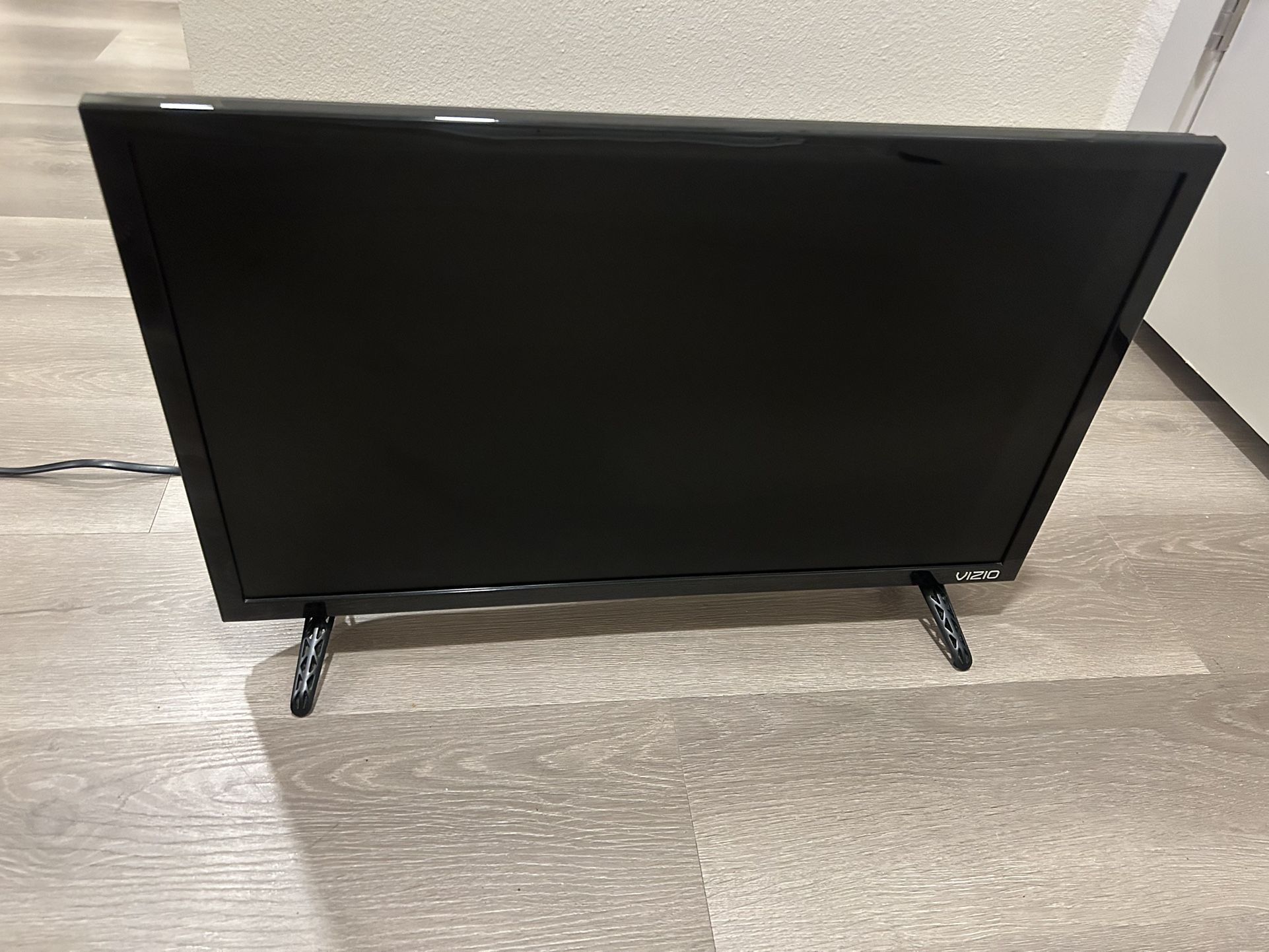 TV VISIO 24”
