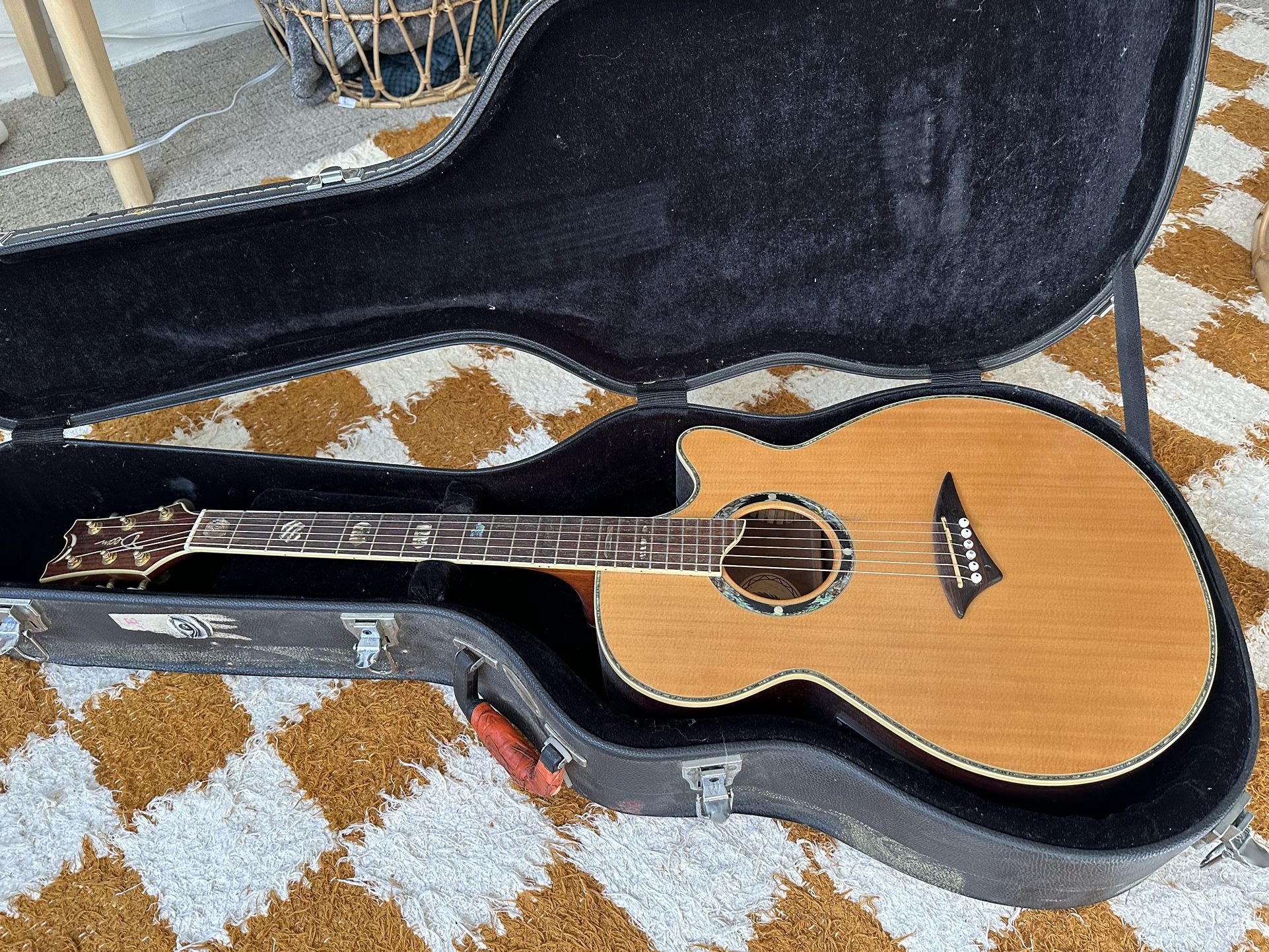 Dean Performer Acoustic Electric Guitar - Abalone inlay + Hard case and more
