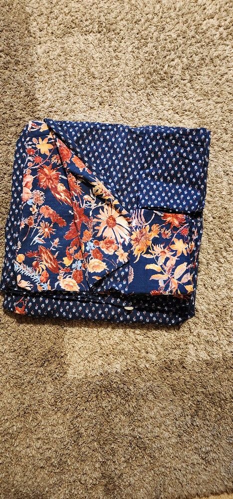 Queen Duvet Cover And Two Sham Pillow Cases