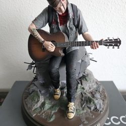 The Last of Us Part 2 Collector's Edition Ellie Statue 