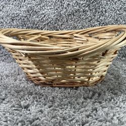 Wicker Woven Storage Basket 15" X 11” X 6” Oval Built In Handles Preowned