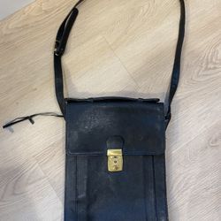 Vintage Leather Amiet Crossbody Purse 