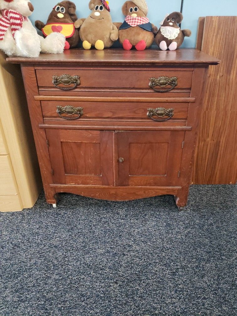 Antique Side Table On Wheels 31x18x29