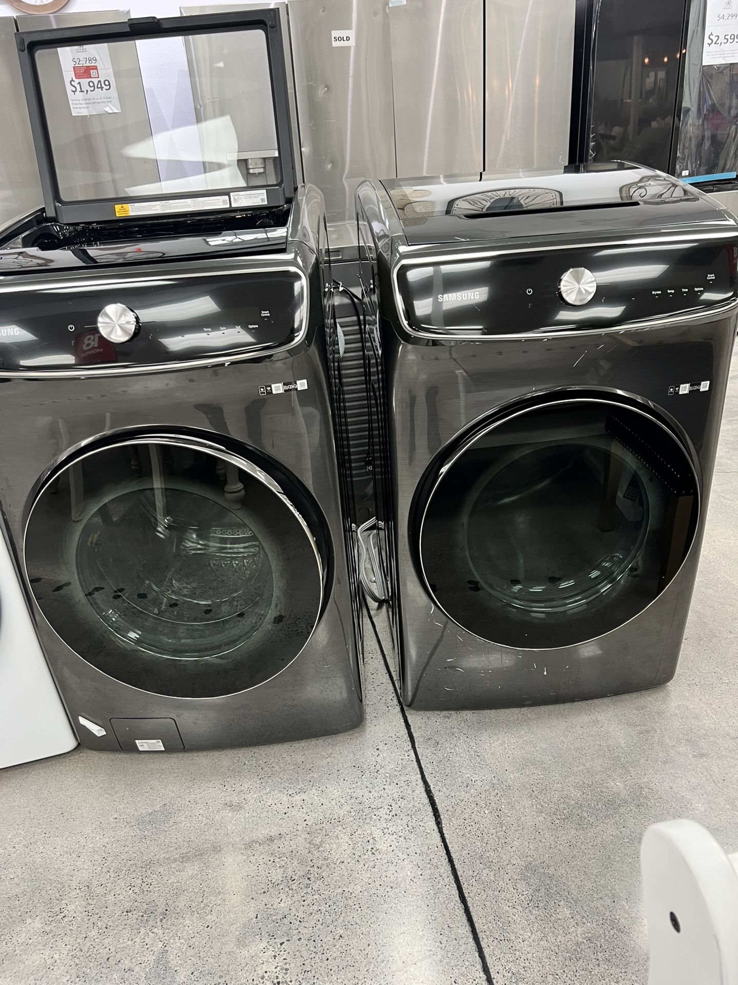 SAMSUNG WASHER AND DRYER COMBO