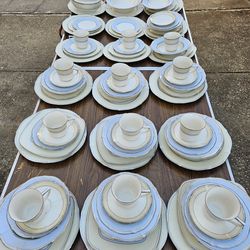 90 pieces bone china dinnerware set