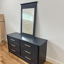 Bedroom Furniture Set (4pc)