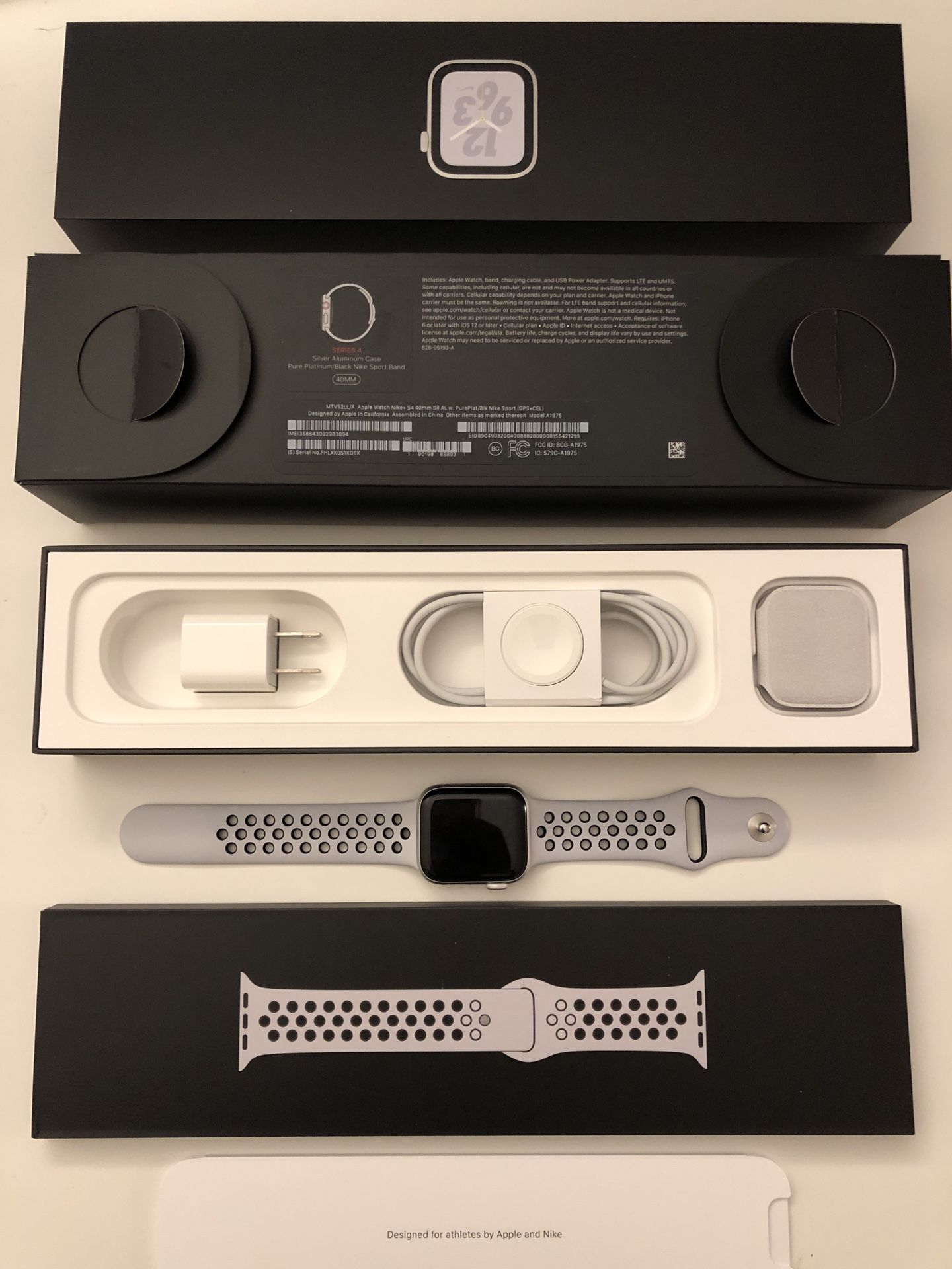 Apple Watch 4 - CELL+GPS - 40mm - Nike