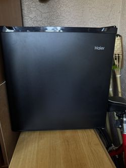  Haier 1.7 cu. ft. compact refrigerator