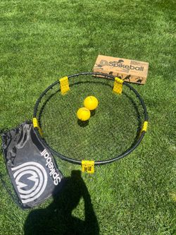 Spikeball set