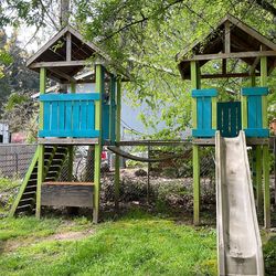 Playground jungle gym