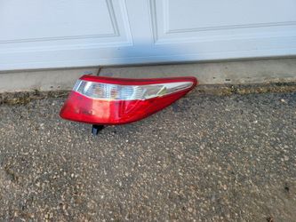 2015 2016 2017 Toyota Camry Tail Light Oem Passenger Side