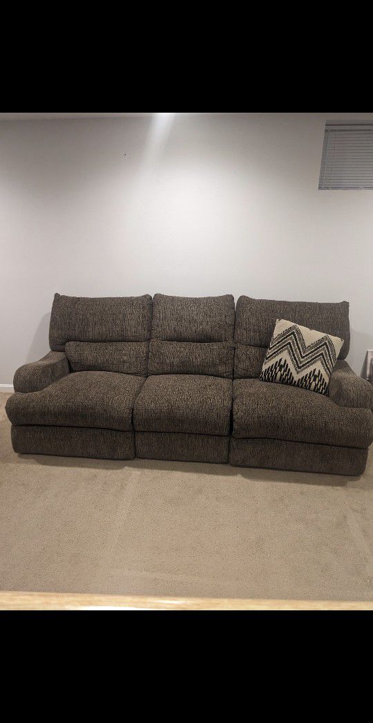 New Reclining Couch Set 