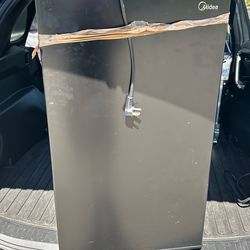Midea Mini Fridge/Freezer