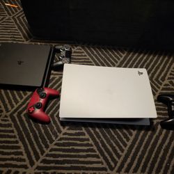 Ps5 &ps4 Two Controllers Each 