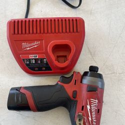 M12 FUEL 12V Lithium-Ion Brushless Cordless 1/4 in. Hex Impact Driver (charger+battery)