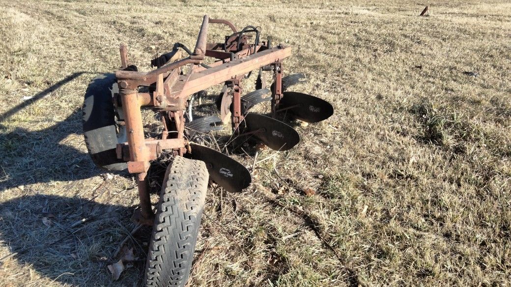 International 3 Bottom Plow 2 Point Hitch Transport Plow