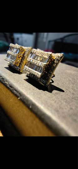 Diamond and gold earrings