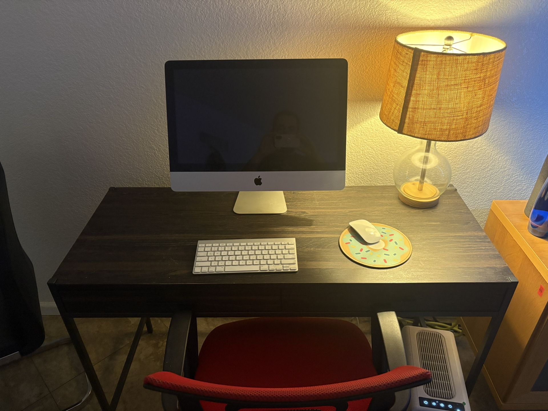 Apple Desktop Computer/desk/computer Chair