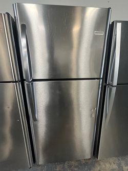 Refrigerator Frigidaire 30”