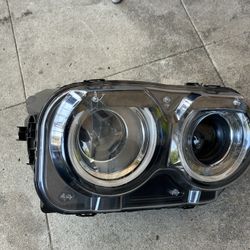 2020 Challenger Headlight Right Passenger