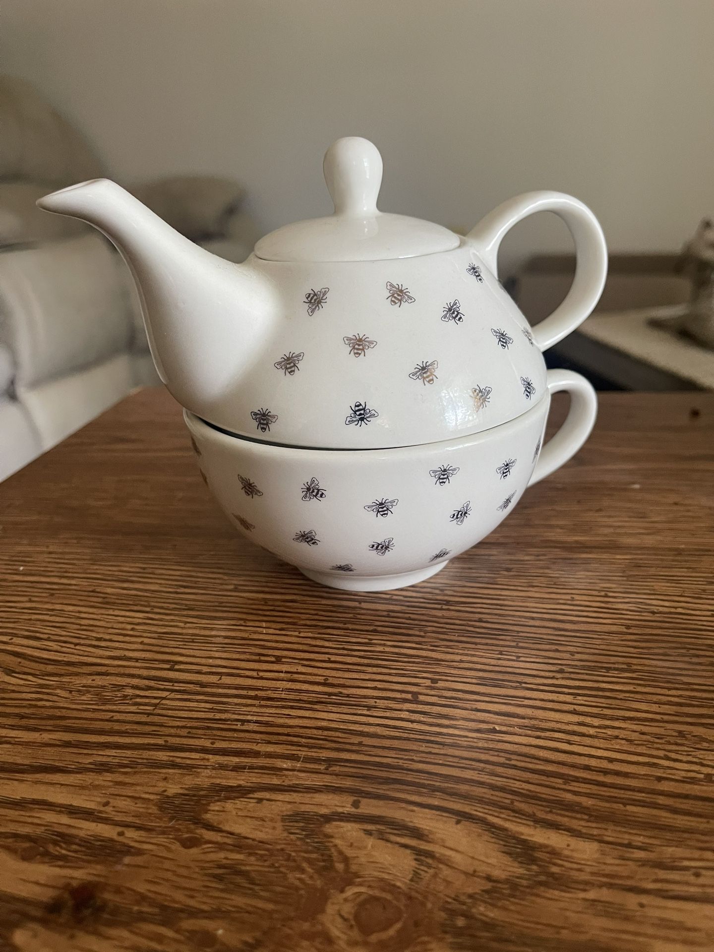 Bee Teapot And Cup Set 