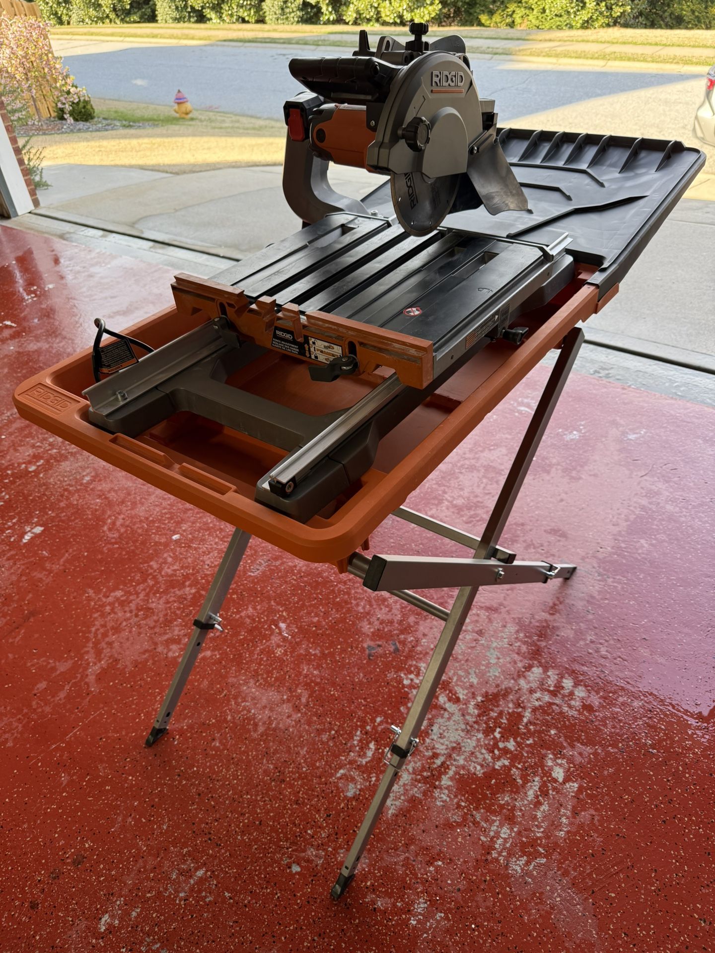 Rigid R4041S Wet Tile Saw With Laser guide and 8” Blade