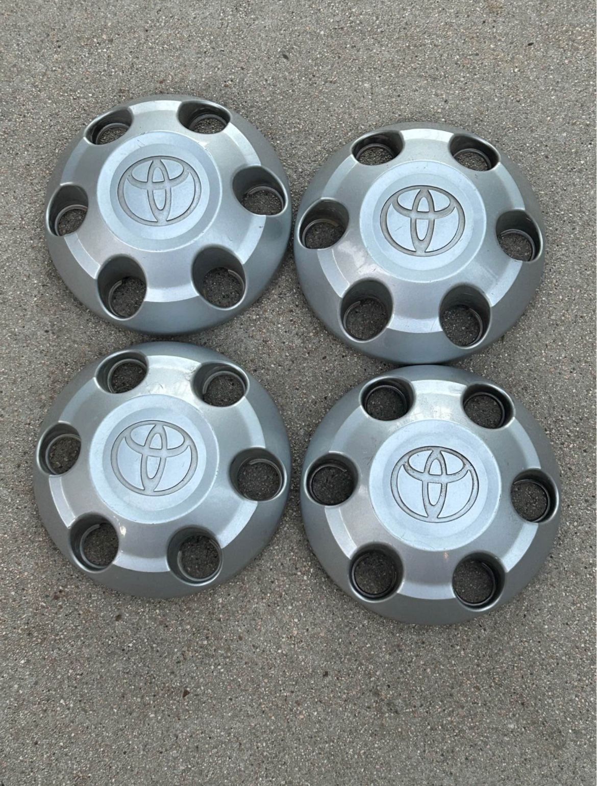 ‘05-23 Toyota Tacoma Wheel Caps (4260B-04010)