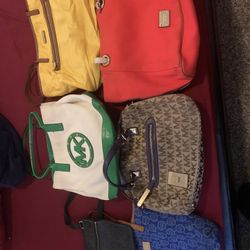 Michael Kors purse bundle everything for 150.00 great condition barely used serious inquiries only need gone today