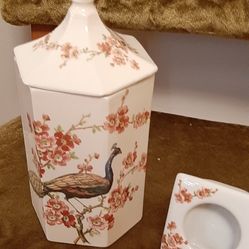 Asian style jar with lid & picture frame.