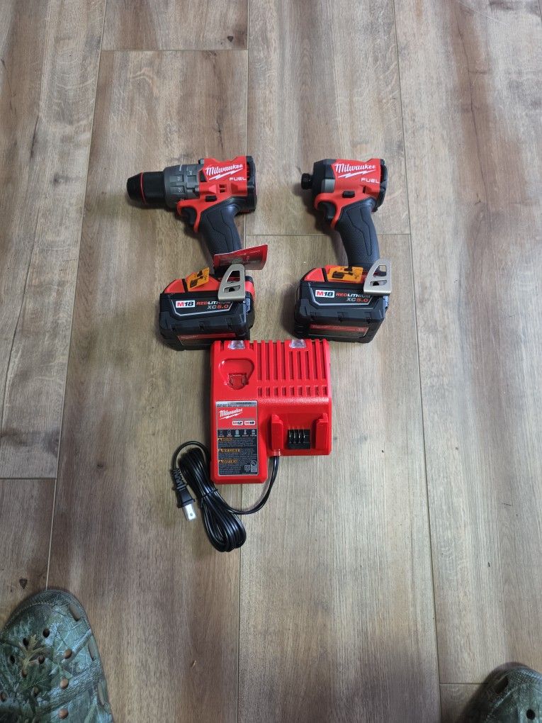 Milwaukee M18 Fuel Drill Set