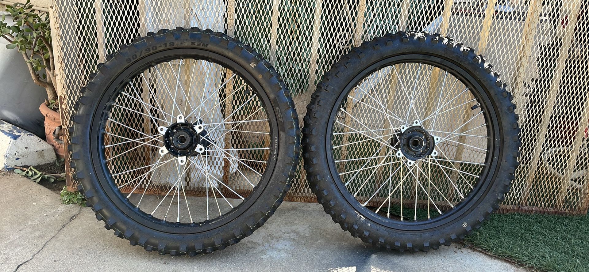 2025 Surron Ultra Bee Wheel Set
