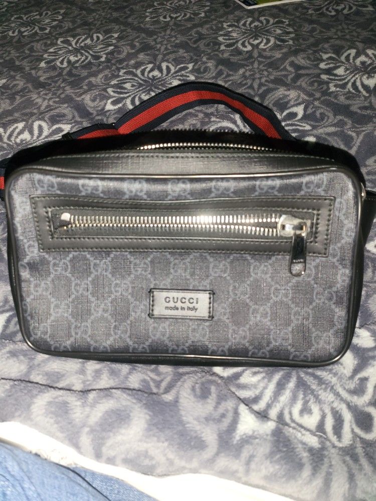 Gently Used Gucci Bumbag