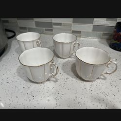Vintage 1960s /70s  England Fine Porcelain Royal Albert Bone 4 Cups/ Tea Mugs Set