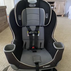 Graco Extend2fit Car seat 