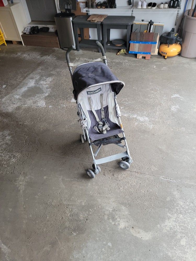 MACLAREN STROLLER