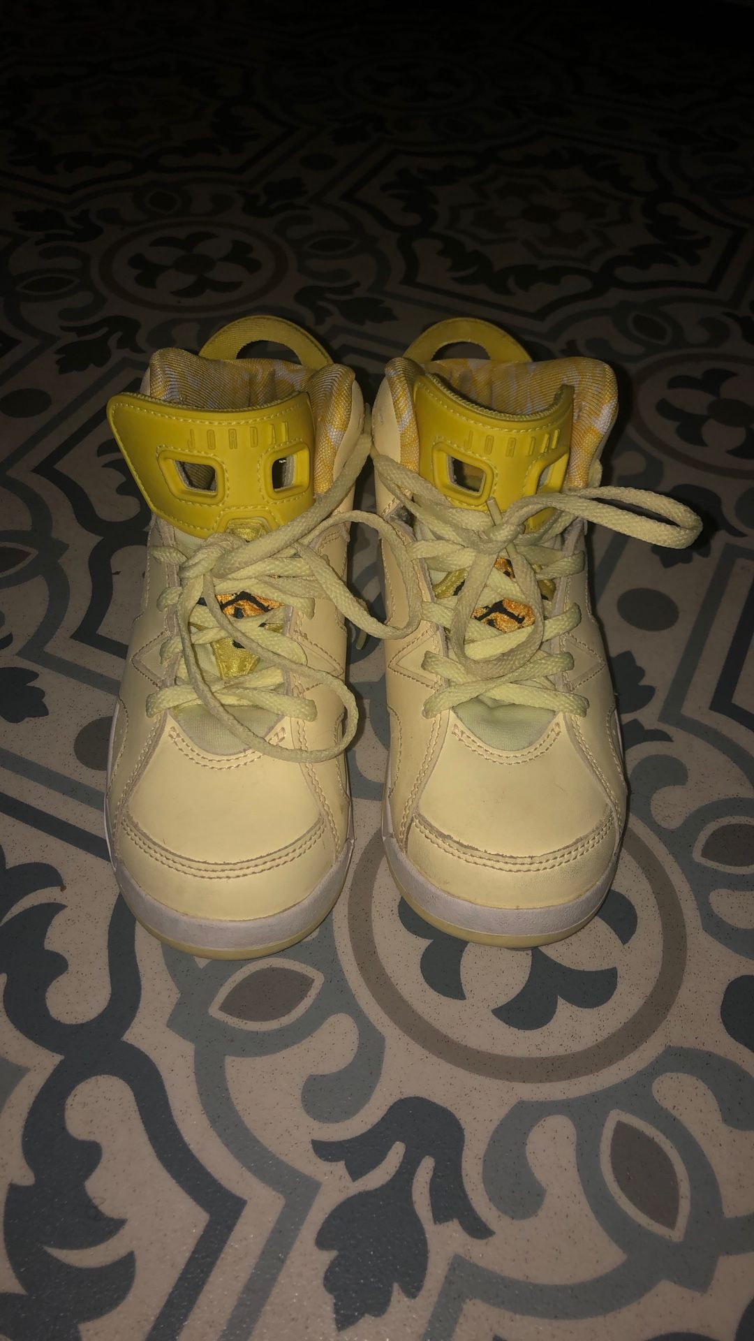 Air Jordan 6 Kids Sneakers