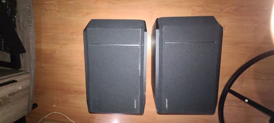 Bose 301 1V Speakers In Great Working Condition