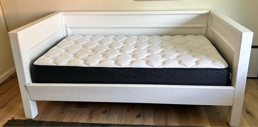 FREE Solid wood twin daybed and mattress