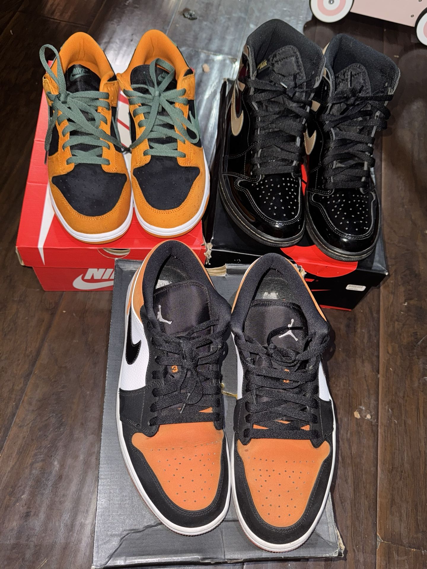 Jordan 1s, Nike Dunks