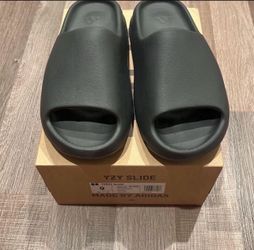 Yeezy Slide “Onyx”