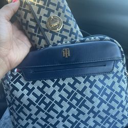 Tommy Hilfiger Purse With Billfold