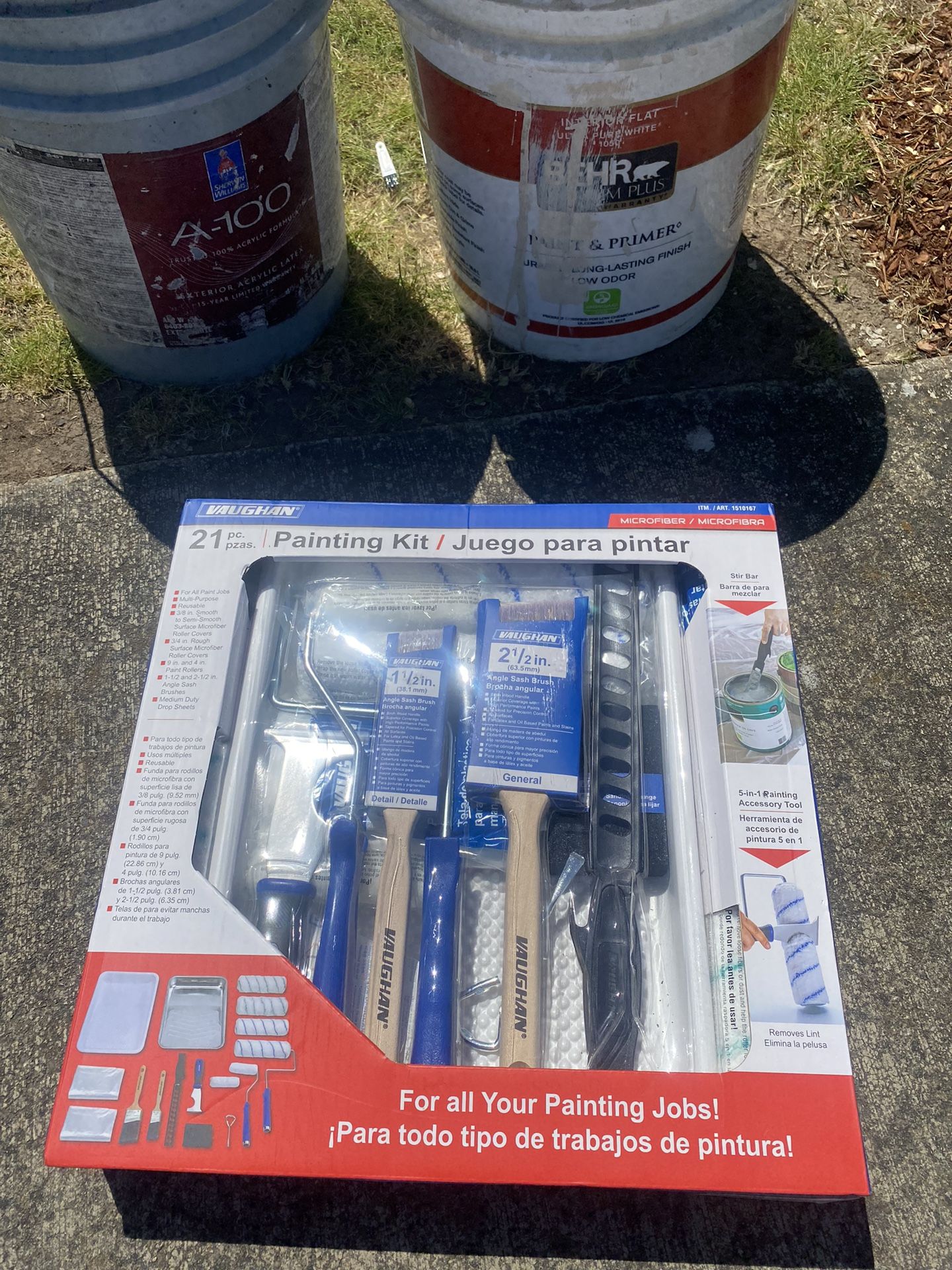 Paint with new in box Vaughan DIY Reusable Microfiber All Purpose Starter Painting. One 5-in-1 painting tool featuring a pointed scraper, putty knife.