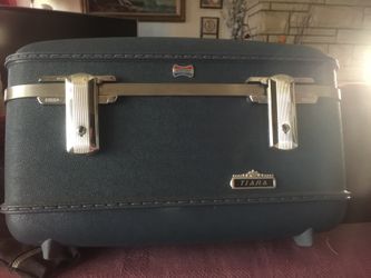 Vintage American Tourister Tiara blue train case