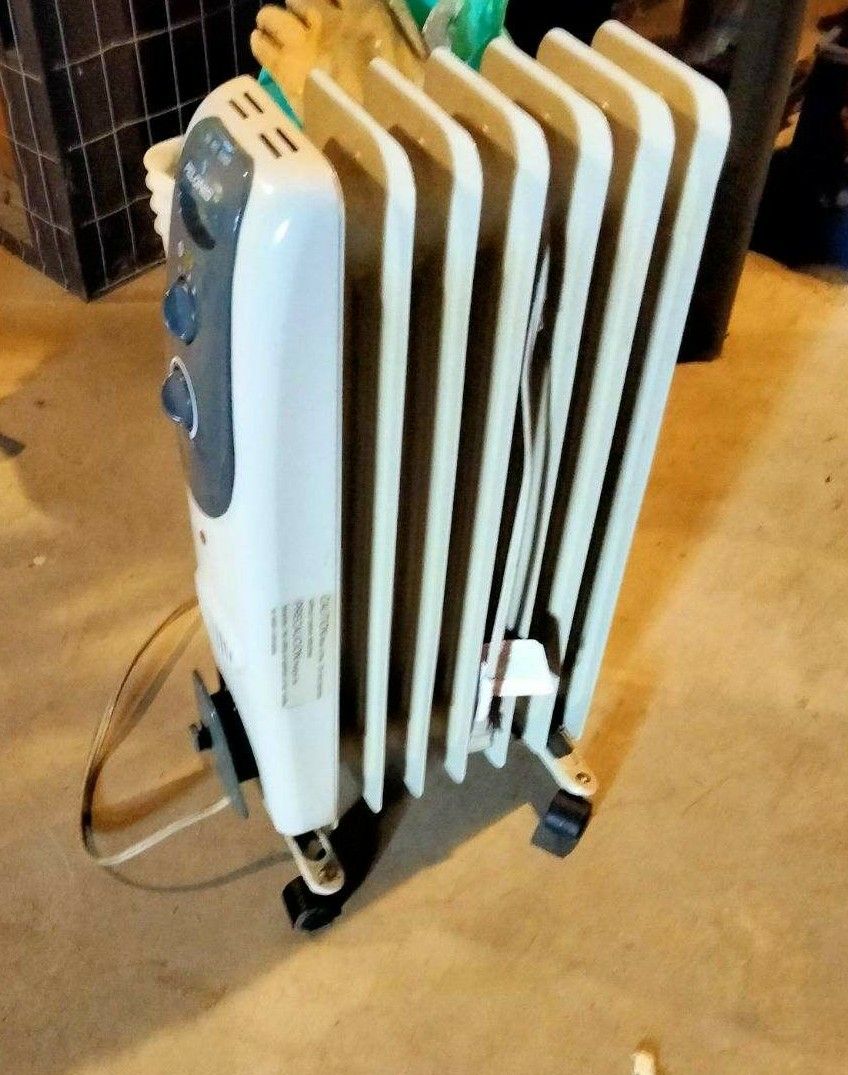Pelonis oil filled electric radiator