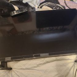 Insignia Smart TV w/remote