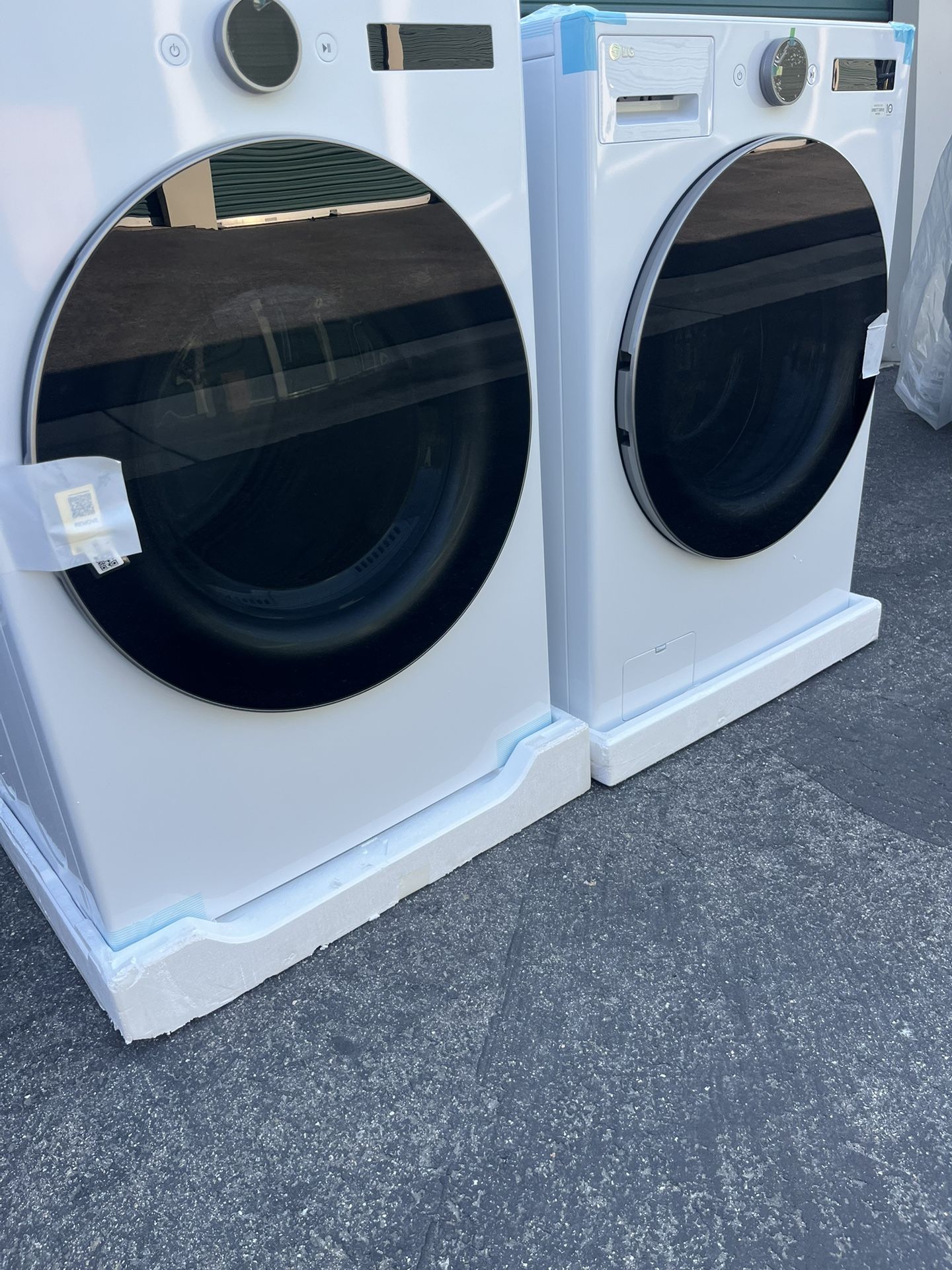 Set Washer And Electric Dryer LG New In Box